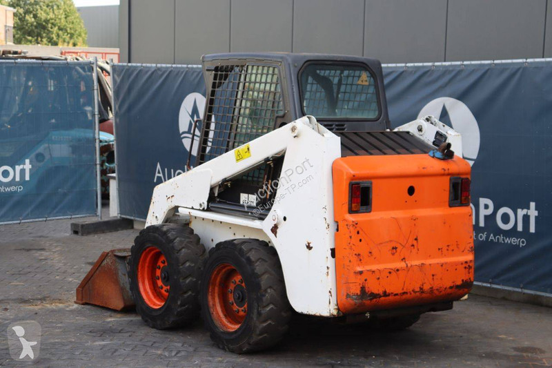 Shovel Bobcat