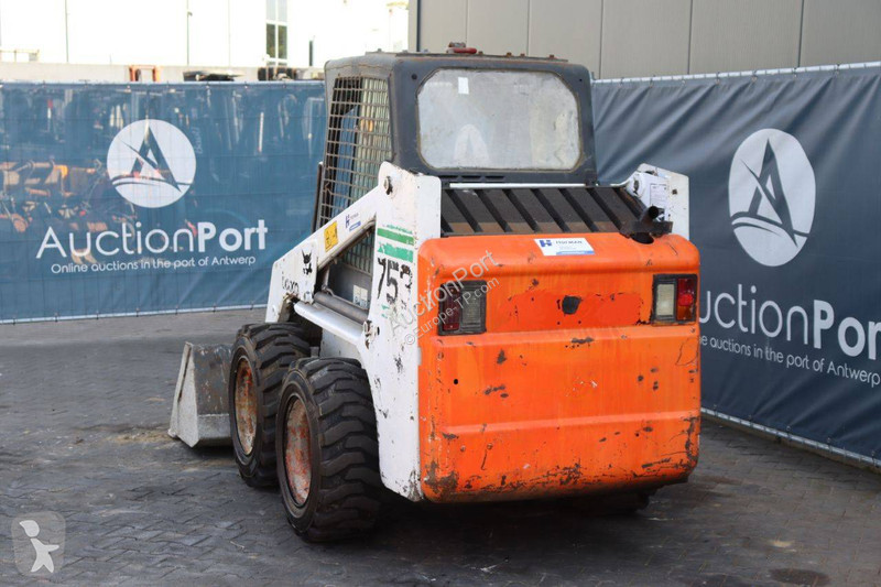 Shovel Bobcat
