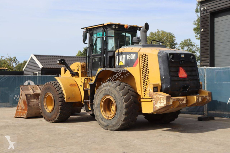 Shovel Caterpillar M