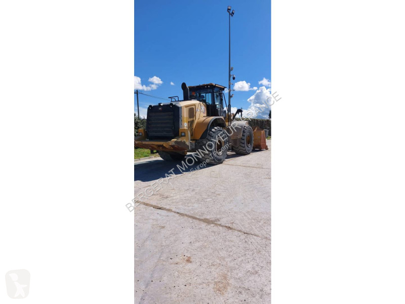 Nakladač Caterpillar 972M XE