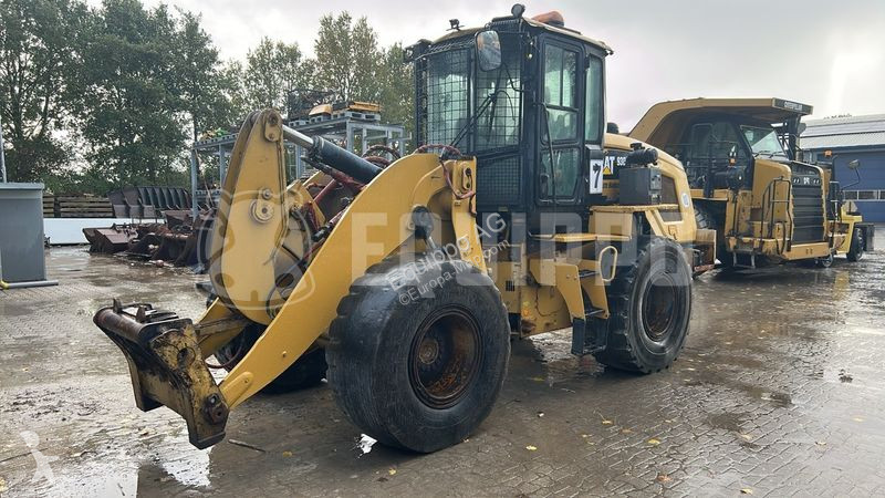 Nakladač Caterpillar 930M