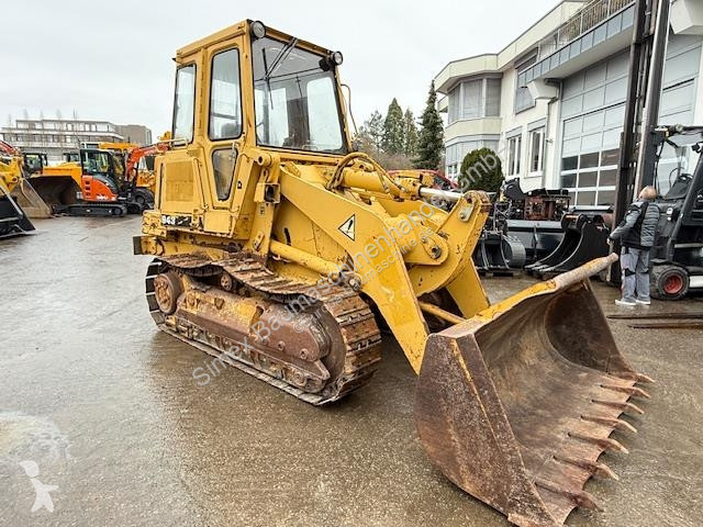 Nakladač Caterpillar 943