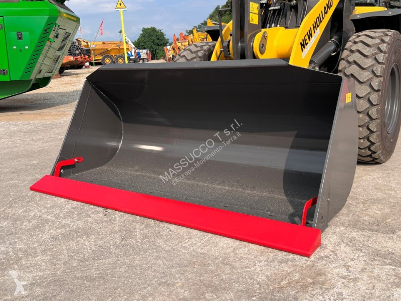 Фронтальный погрузчик New Holland D