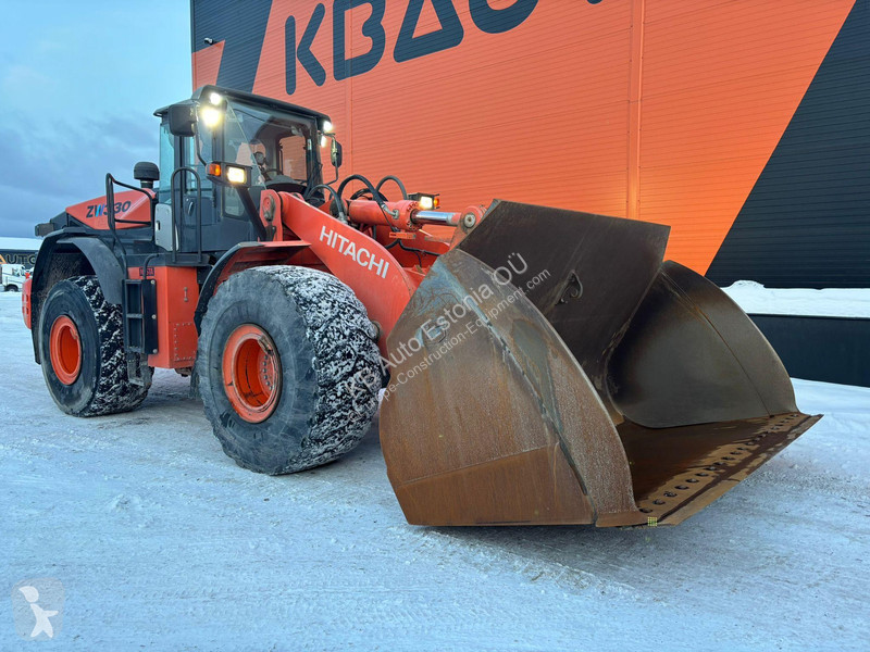Фронтальный погрузчик Hitachi 3305B 5500 l BUCKET