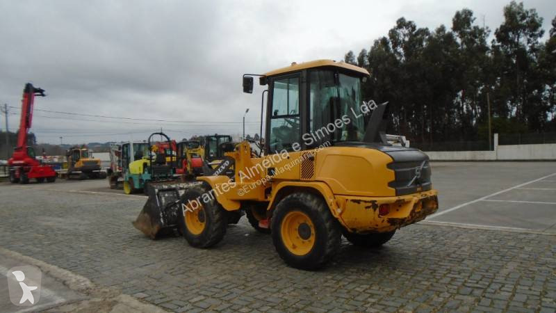 Nakladač Volvo L30 G
