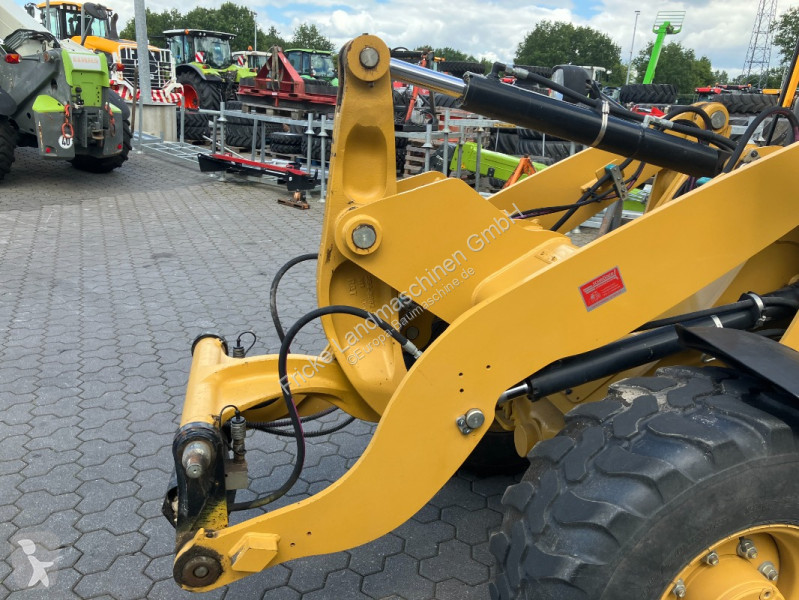 Nakladač Caterpillar  907
