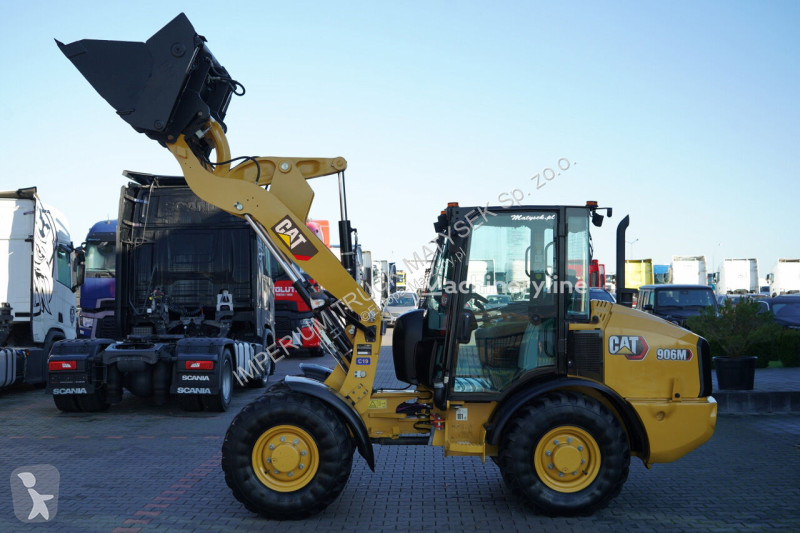 Nakladač Caterpillar 906M