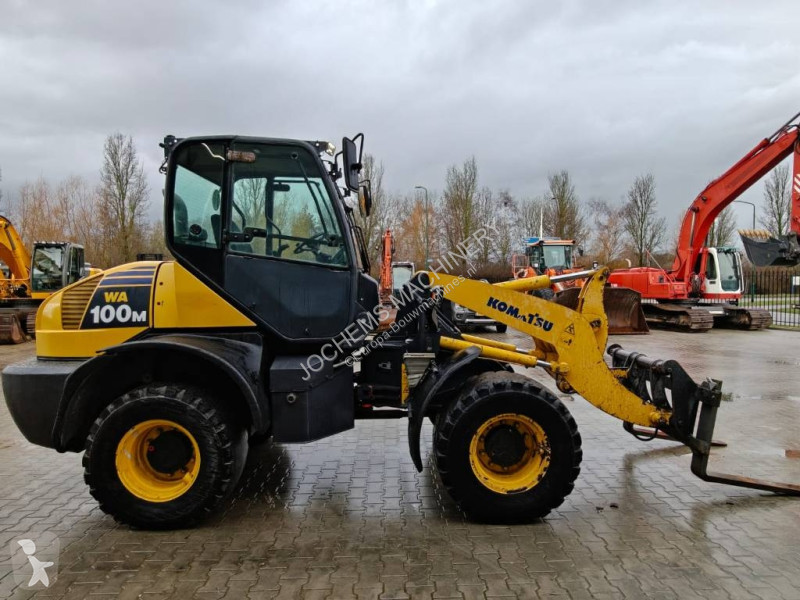 Nakladač Komatsu M6