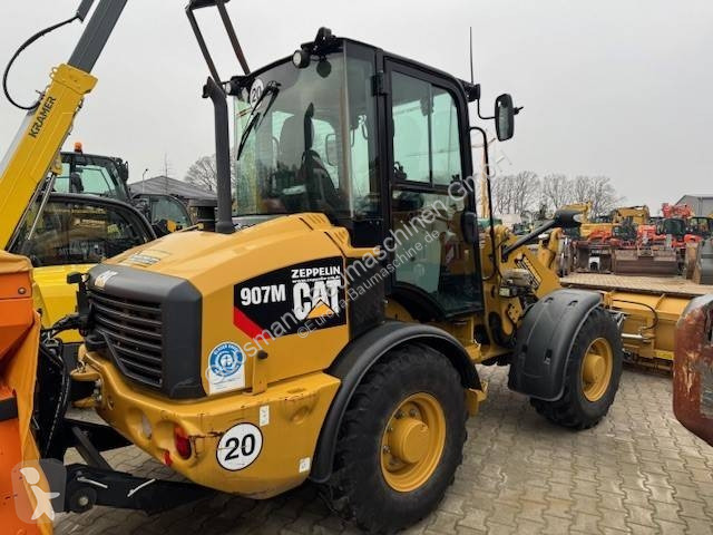Nakladač Caterpillar 907 M