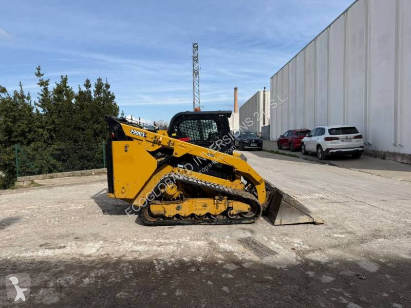 Nakladač Caterpillar 3 XE