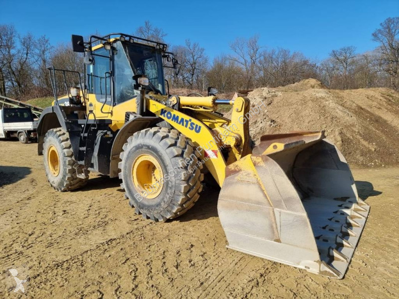 مُحمّلة Komatsu 3808