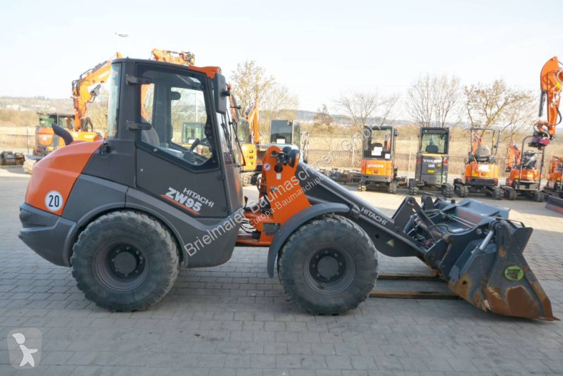 Nakladač Hitachi 956 C
