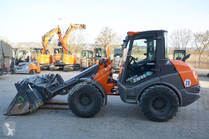 Nakladač Hitachi 956 C