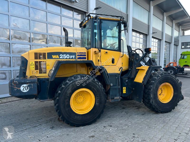 مُحمّلة Komatsu PT - 5H / 12.390h /