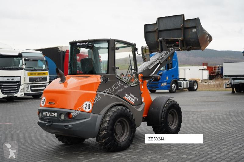 Ładowarka Hitachi  / ŁADOWARKA KOŁOWA / 2020 R...