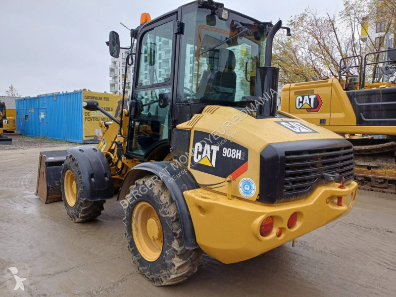 Nakladač Caterpillar 908H2