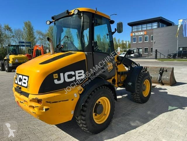 مُحمّلة JCB 409