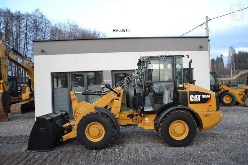 Nakladač Caterpillar 906 M