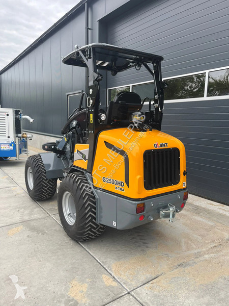 Nakladač Giant G2500 HD X-TRA
