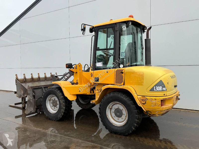 Nakladač Volvo B - Bucket + Forks / Quick Coupler