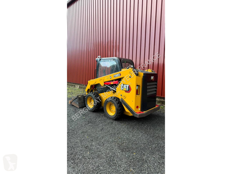 Chargeuse Caterpillar 236D3