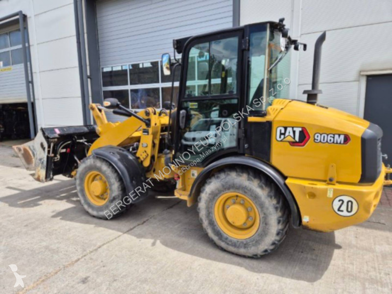Nakladač Caterpillar 906M