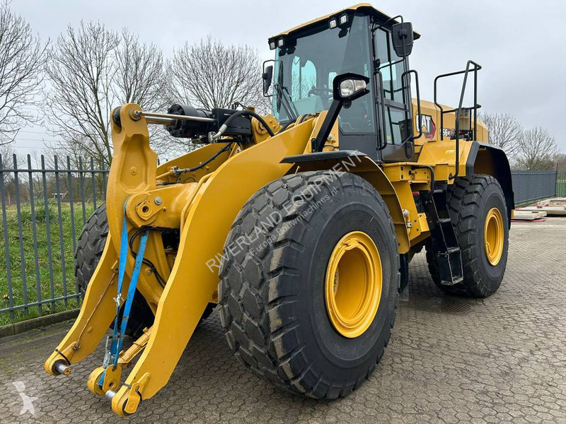 مُحمّلة Caterpillar GC wheel loader Demo 650 hours