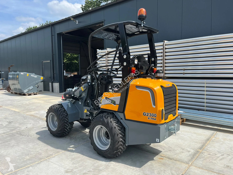 Nakladač Giant G2300 X-TRA