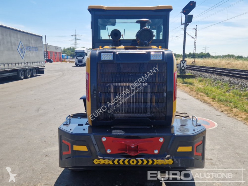 Nakladač  HJ938