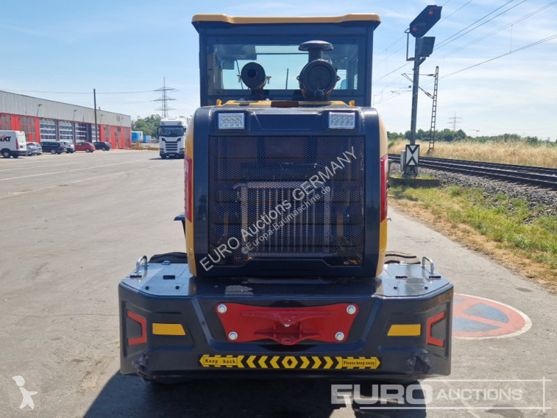 Nakladač  HJ938