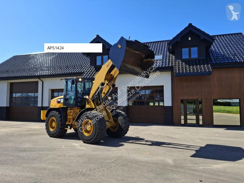 Nakladač Caterpillar 918 M