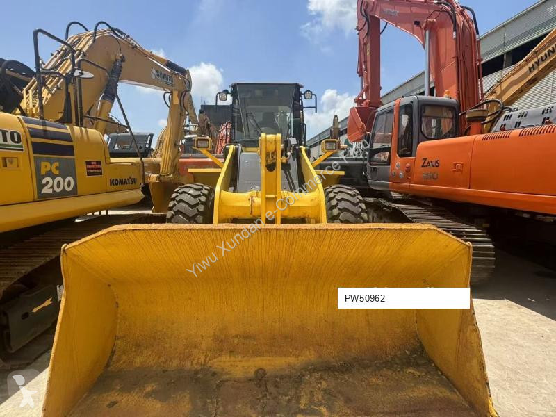 Nakladač Komatsu