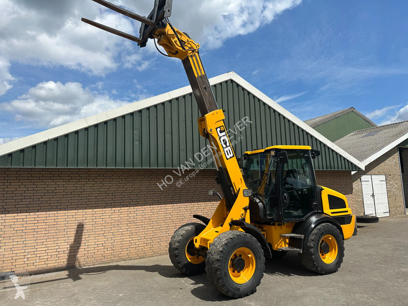Nakladač JCB SV A