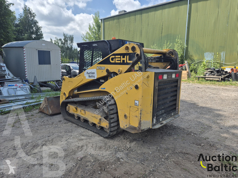 Nakladač Gehl VT320