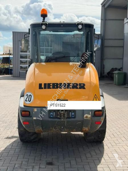 Nakladač Liebherr L506 Compact