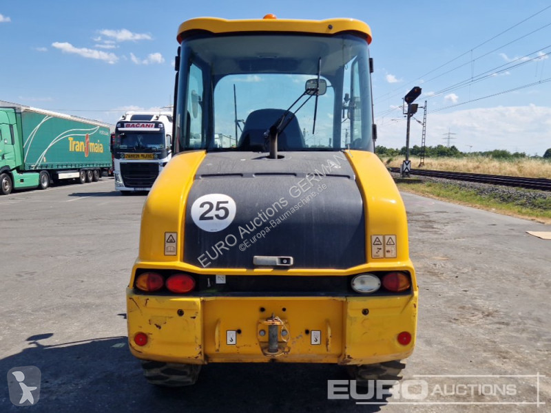 مُحمّلة JCB 406