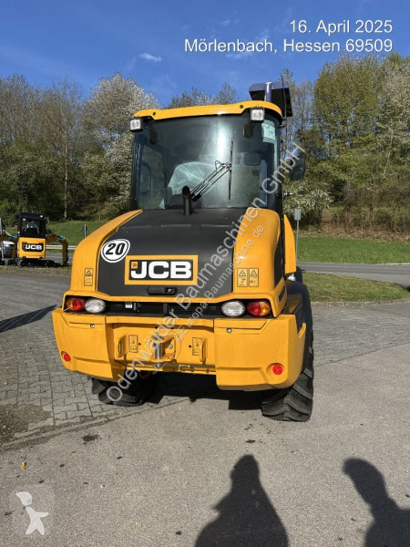 Nakladač JCB