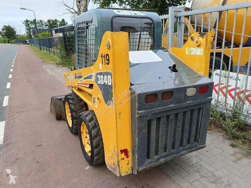 Nakladač Gehl 3840 schranklader bobcat skidsteer