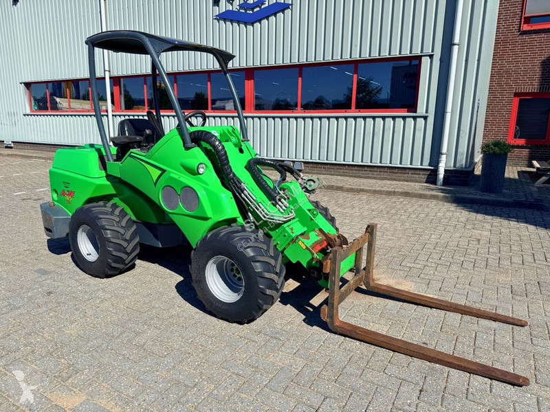 Nakladač Avant tecno TDL Shovel