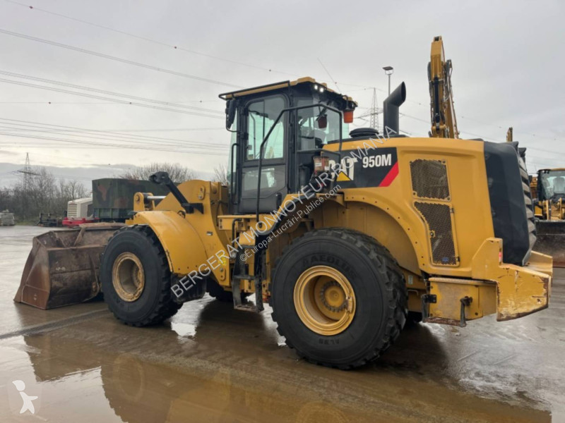Nakladač Caterpillar 950M