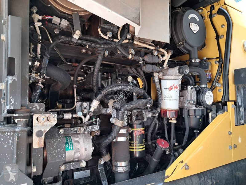 Nakladač Komatsu WA320-8 High Lift