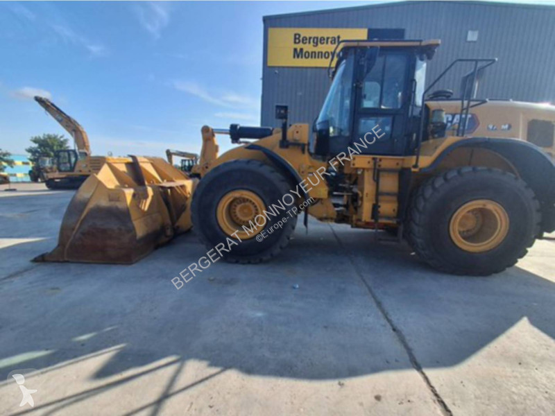 Nakladač Caterpillar 972M
