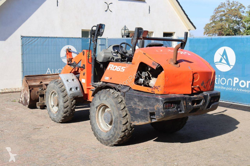 مُحمّلة Kubota R065