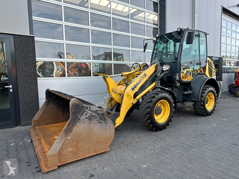 Nakladač Komatsu WA80M-7