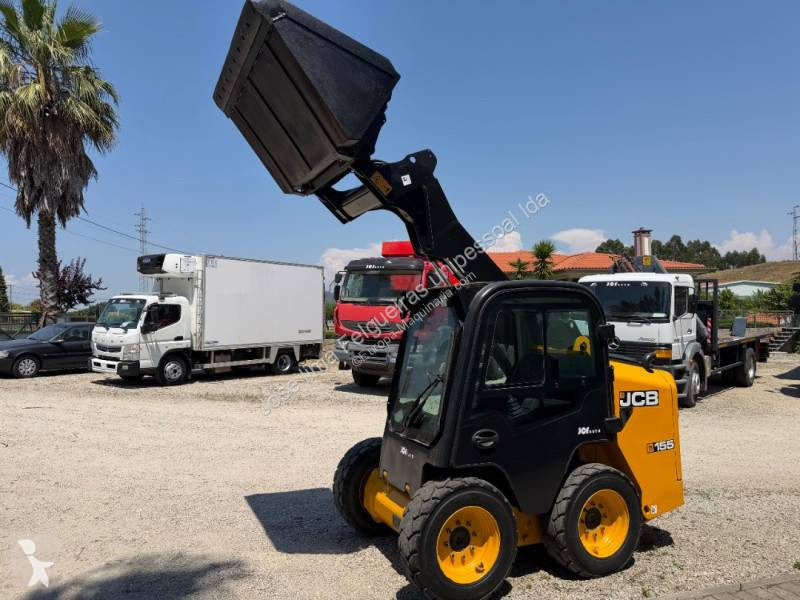 Nakladač JCB 155