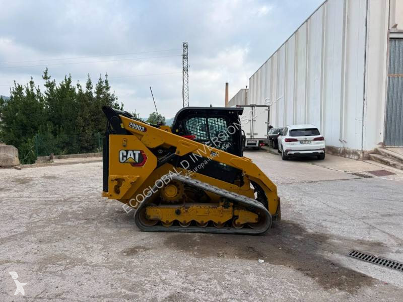 Фронтальный погрузчик Caterpillar 3
