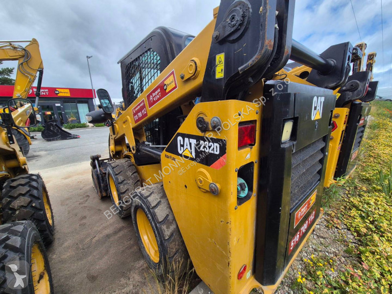 Навантажувач Caterpillar 232D