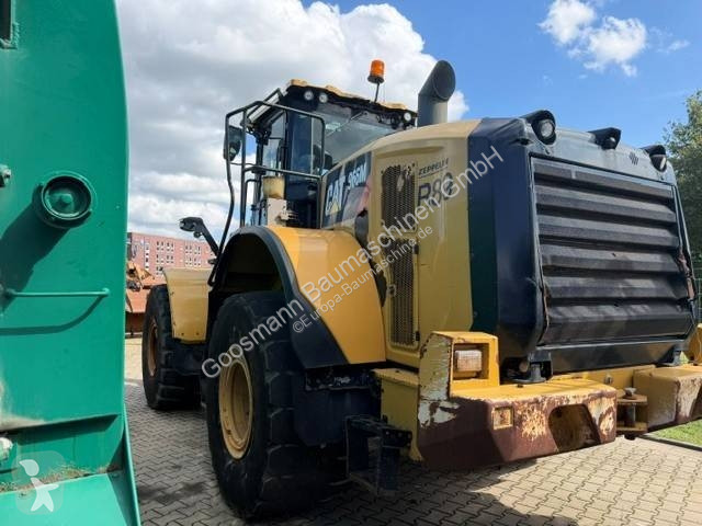Навантажувач Caterpillar