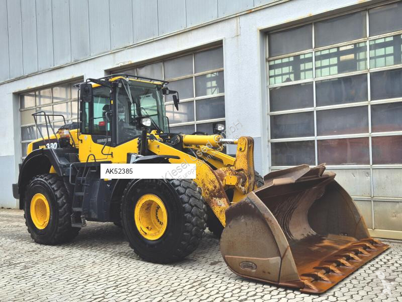 Lastare Komatsu 8