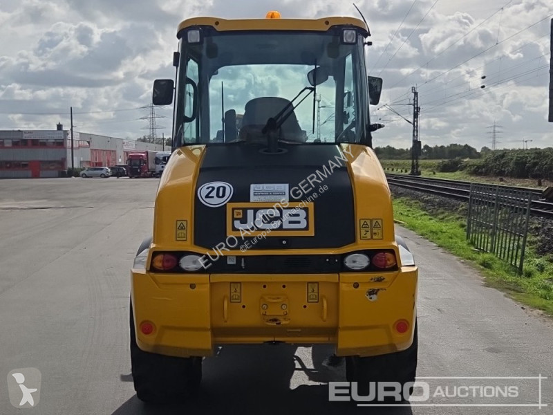 Lastare JCB 409